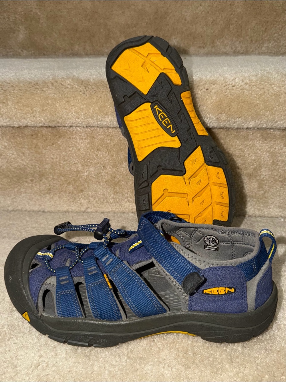 Keen Newport Navy Blue Gray Waterproof hiking Sport Sandals Yellow Soles size 6